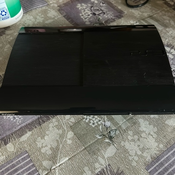 Sony PS3 - Picture 1 of 8